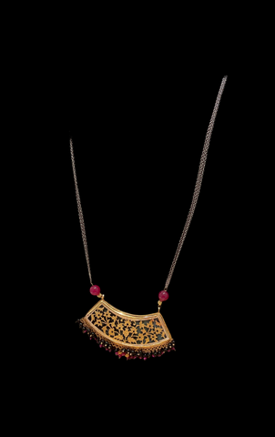 Thewa   pendant with silver chain